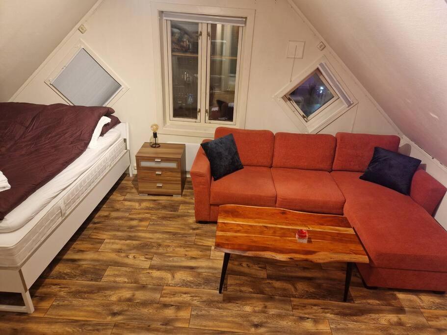 Smaller Apartment Next To Bridge Τρόμσο Εξωτερικό φωτογραφία